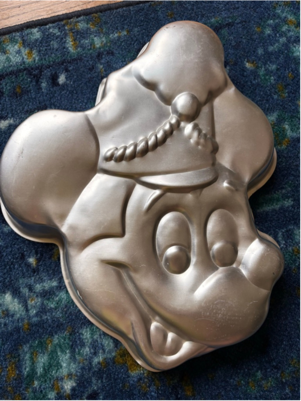 Wilton Vintage Mickey Mouse Marching Band Cake Pan